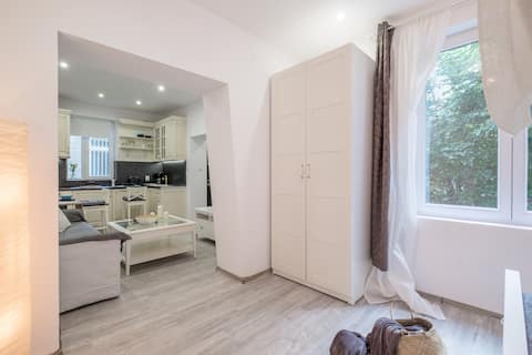 Successful Airbnb property: Mediterranean Style Lovely Apt in Яворов