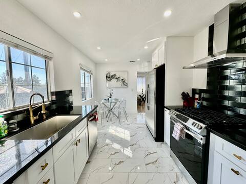 Beautiful Modern Home!