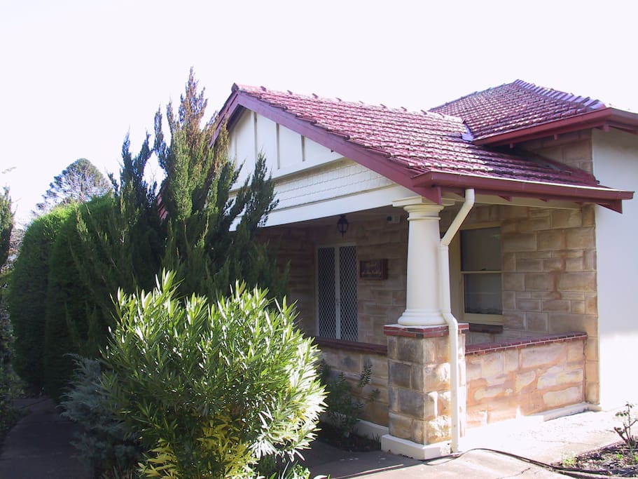Full size restored Californian bungalow all to yourselves