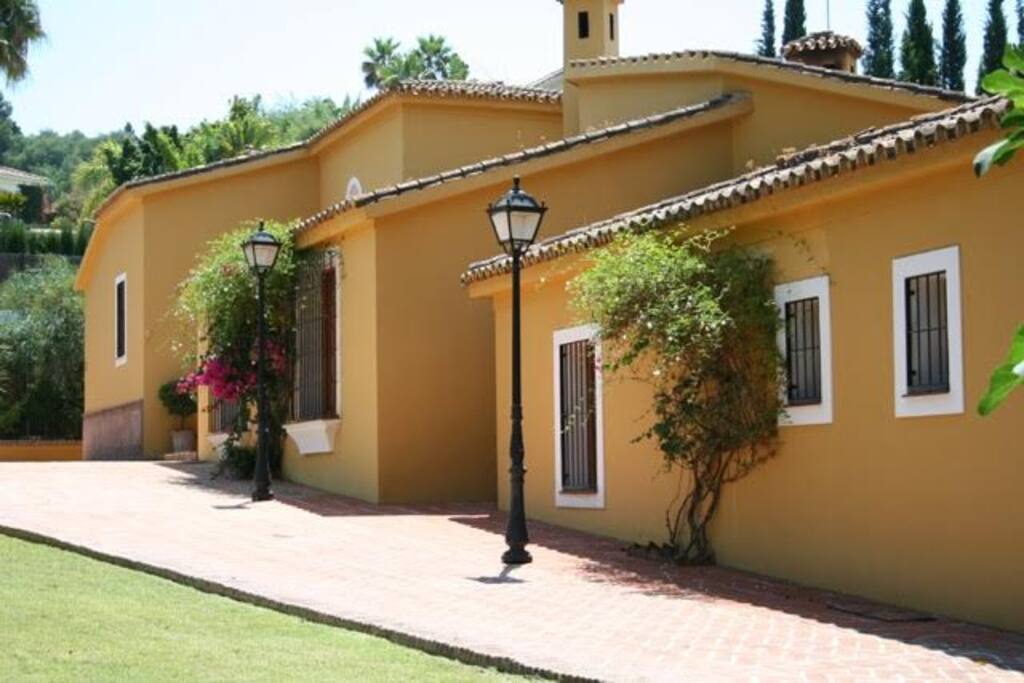 Villa Road Entrance
