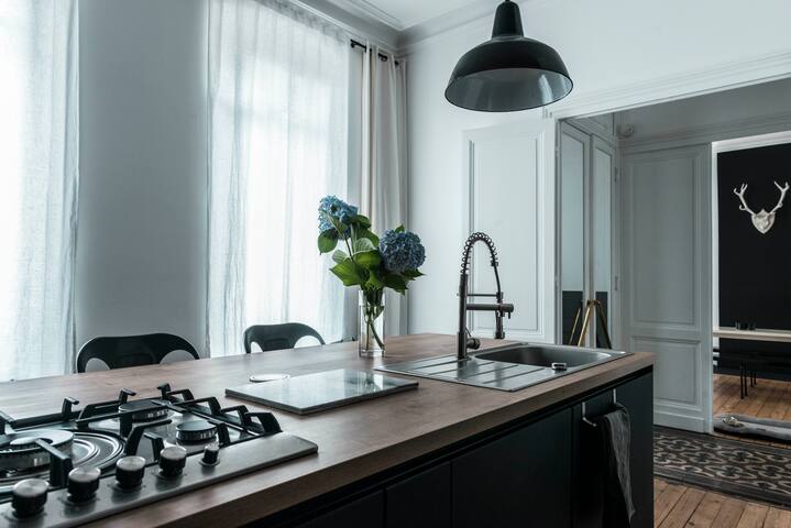 GRANDE MAISON BORDEAUX AVEC PISCINE gallery image 4