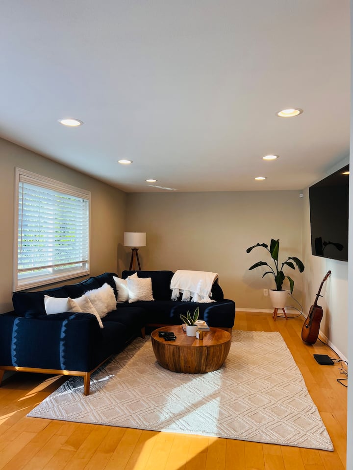 Beautiful, Spacious & Bright 3 Bedroom Home - Renton, WA