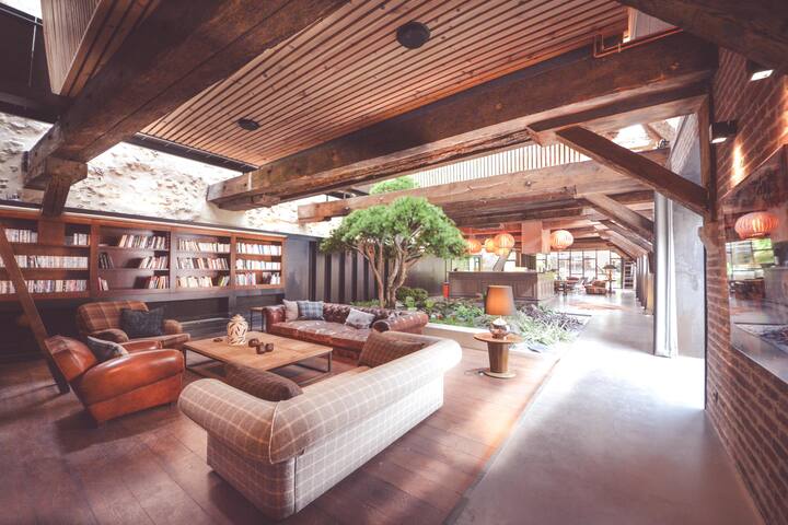 Splendide Chai 700 m2 Bordeaux gallery image 2