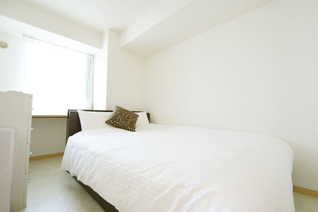 Bedroom 2 : 1 double bed