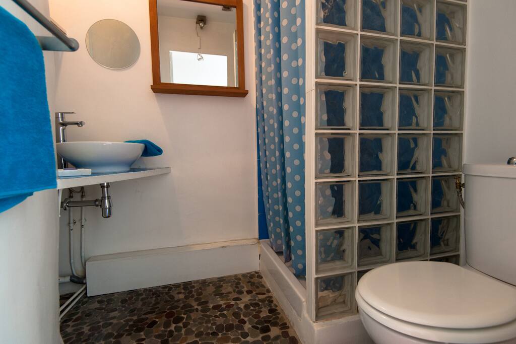 Salle d'eau dans la chambre "Zen".