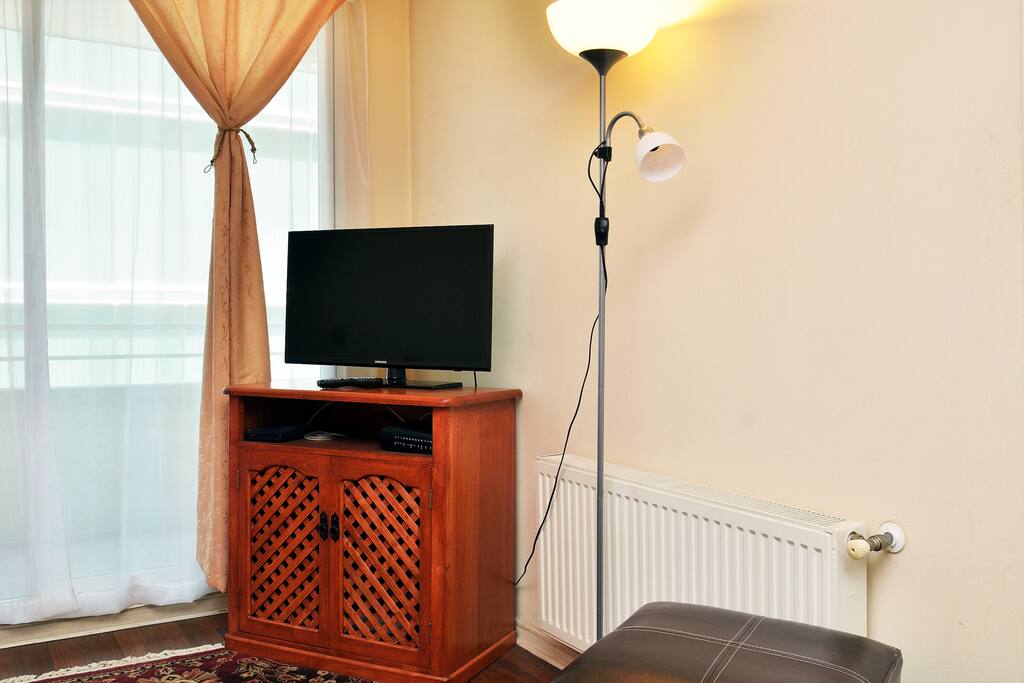 Televisor pantalla plana con TV por Cable
