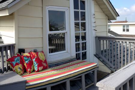 Adorable Attic Apartment