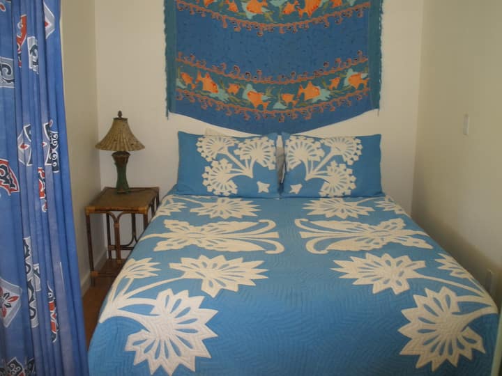 Dormitorio doble tamaño queen.