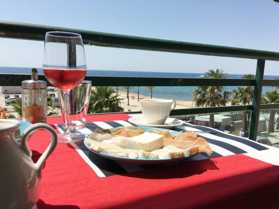 Brunch overlooking the Mediterranean