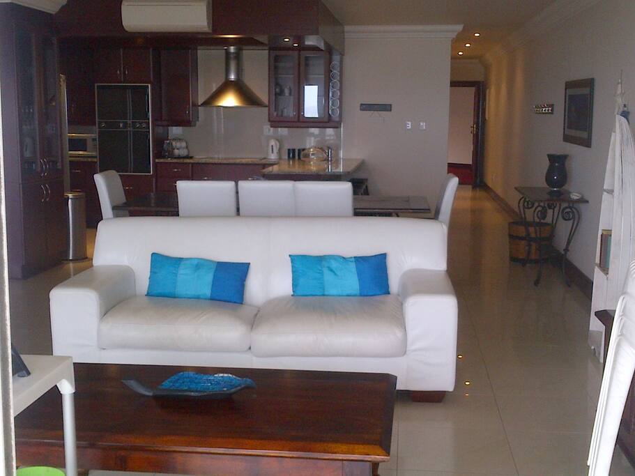 Lounge - view 1