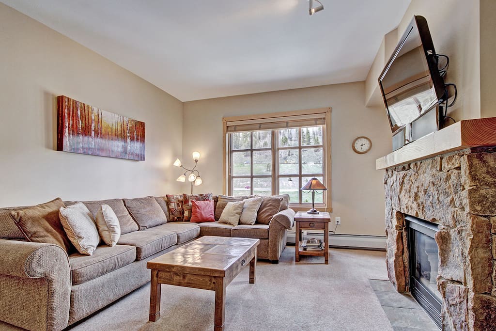 Cozy Living Room - Relax after a long day on the slopes.