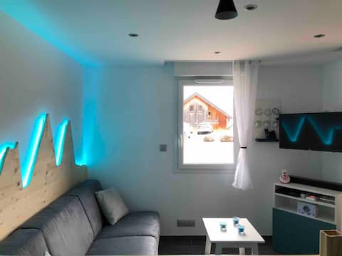 Popular Airbnb listing: L'Hermine des Arves - 3-star apartment - 80 m² - 6/8 people in Saint Jean D'arves
