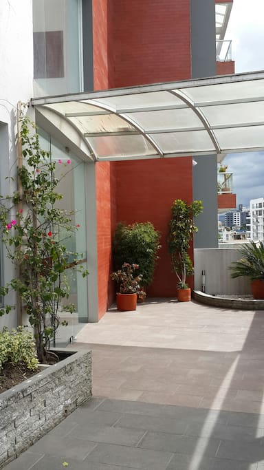 Entrada al lobby Edificio