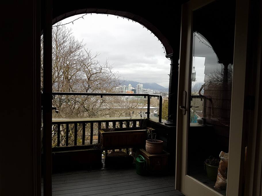Balcony (winter)