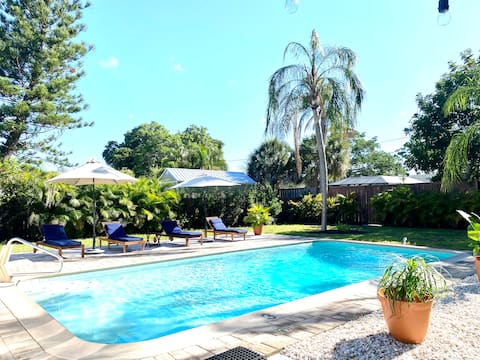 Top performing Airbnb: SIESTA BEACH HOUSE HEATED POOL☀️🌴3 MIN TO BEACH!! in South Sarasota