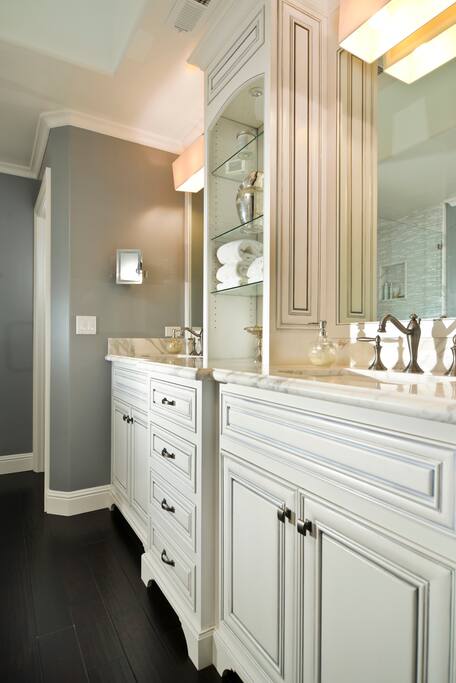King Suite Bathroom