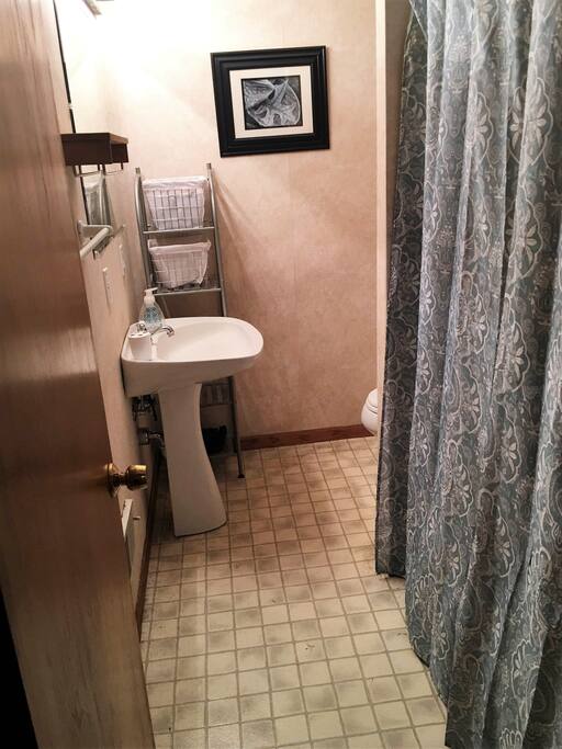 Full Bathroom
