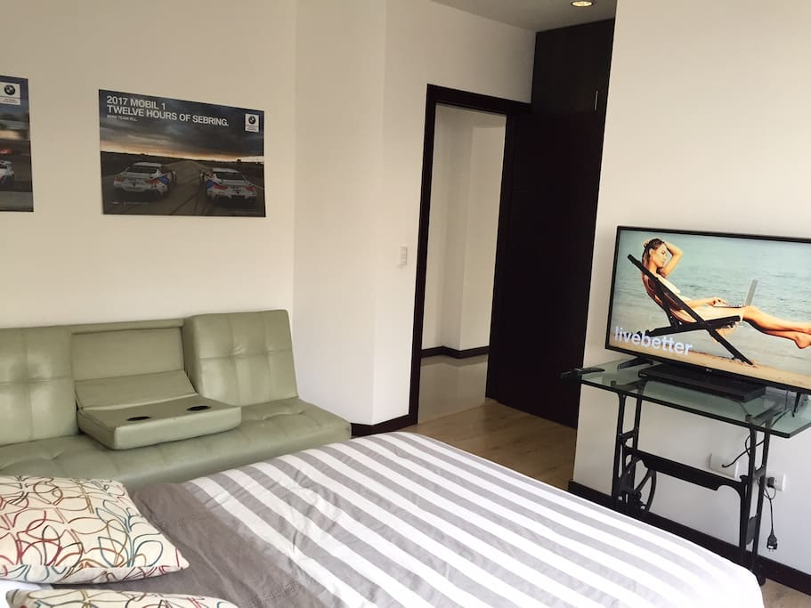 dormitorio principal, netflix y otros servicios