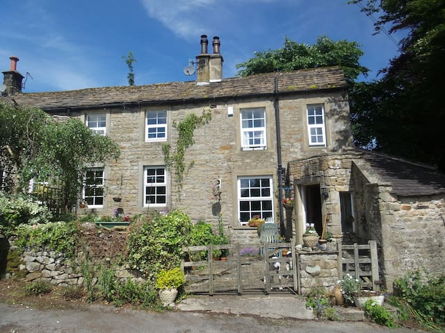 18 century dales cottage, Hebden.