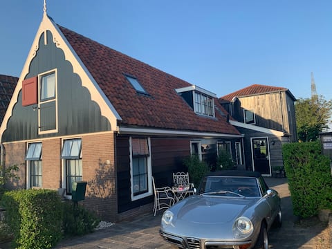 Top performing Airbnb: Noordeinde Palace (ground floor front) in Alkmaar