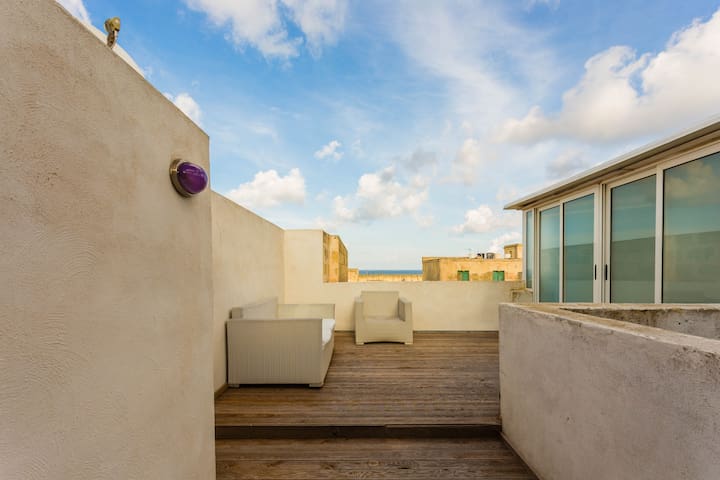 VALLETTASTAY SKYLINE - STUDIO, ROOFTOP & SEA VIEWS