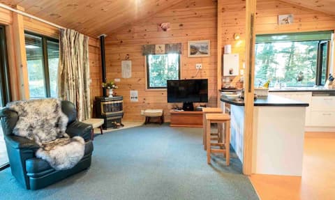 *Sandy Knolls Rural Retreat *- Family friendly