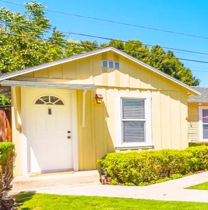 Separate 1 bd/1bath house surrounded by a lush garden!