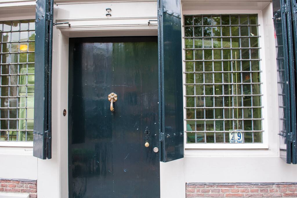 Large door /entrance