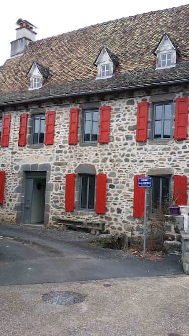Maison auvergnate ancienne totalement rénovée