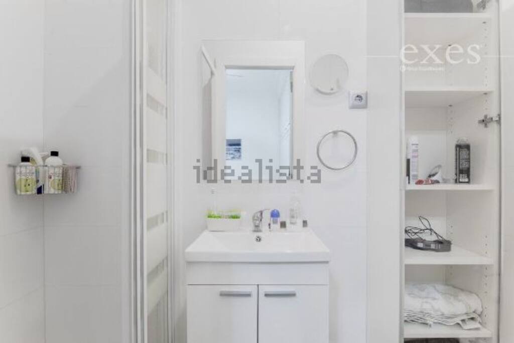 Master Bedroom Bathroom