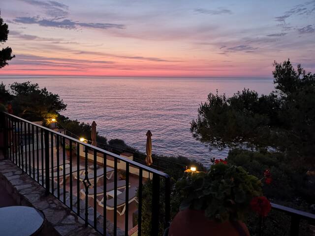 Transatlantic villa at the seafront gallery image 4