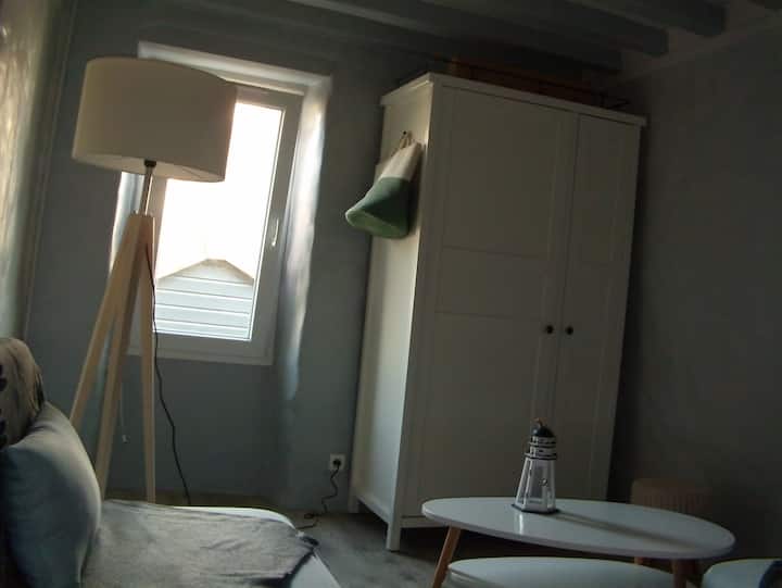 从客厅一楼的卫生间门俯瞰美景