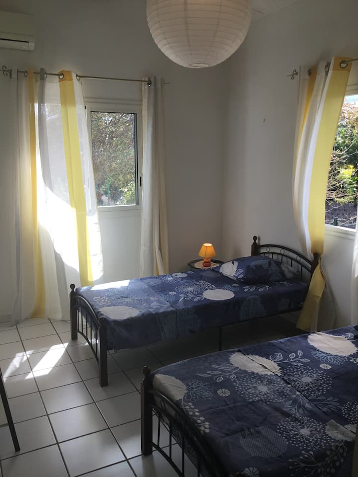 חדר שינה 2: מיטות ב -90.