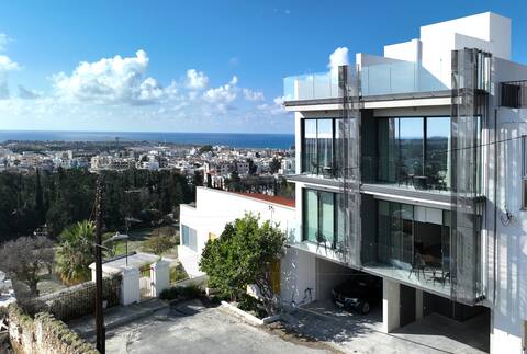 Central Seaview 2BD Townhouse w/roof terrace &lift