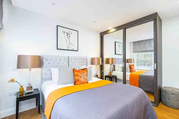 Luxury 2 bedroom in South Kensington & Chelsea. gallery image 2