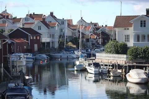 Top performing Airbnb: Cozy little cottage in Grundsund in Lysekil