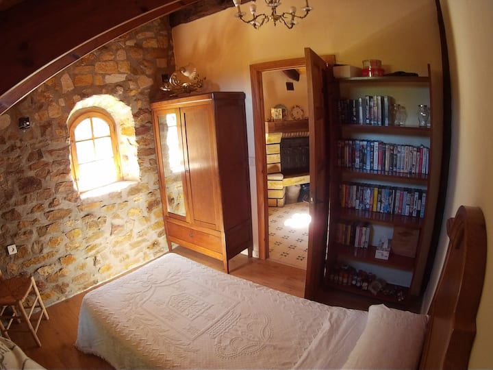 Habitación superior con chimenea