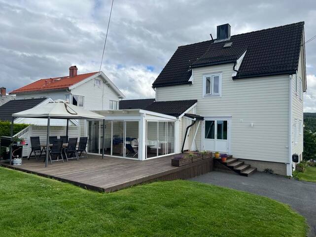 Perfect family house with garden near city center