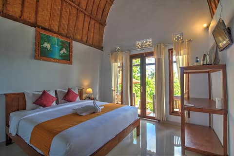 The Mountain Cottage, One direction to Billabong