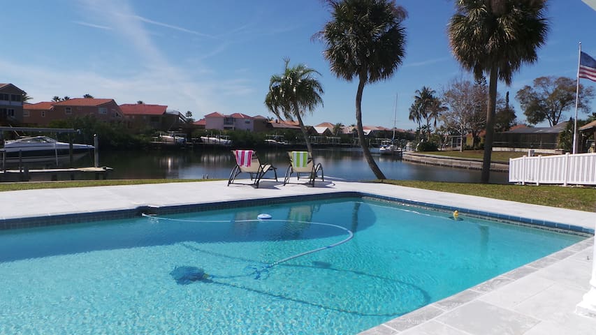 Best of Both Worlds! Sleeps 8