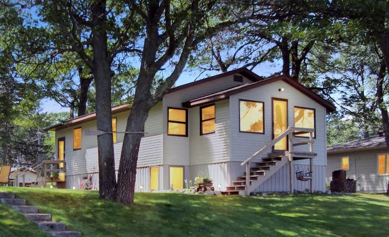 ‘R’ Lakehouse