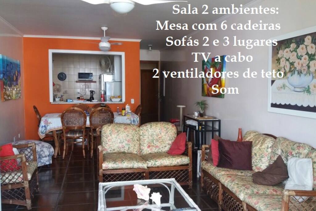 Sala de estar com TV