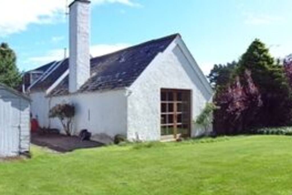 The sitting room end of the cottage
