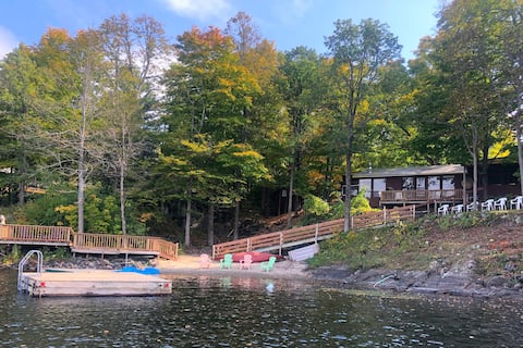 Lakeview Cottage Getaway, Black Lake, Perth ON