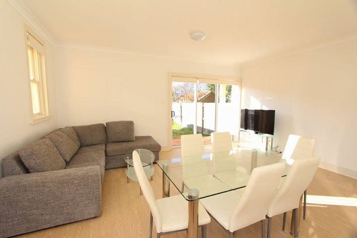 One Bed available in Bondi for Chrismas!!!