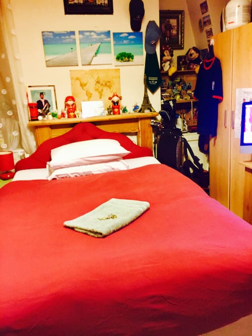 Fresh Linen with Towel and everything you need for short break!