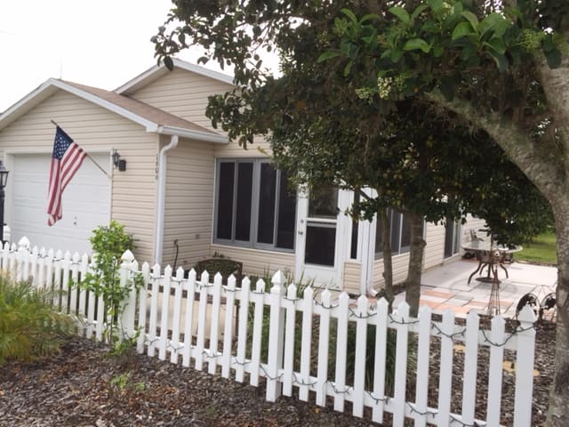 FREE Golf + Amenities in The Villages, Fl.