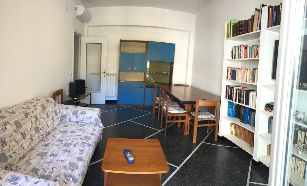 Top performing Airbnb: CASA LIA apartment by the sea - bike storage in Finale Ligure