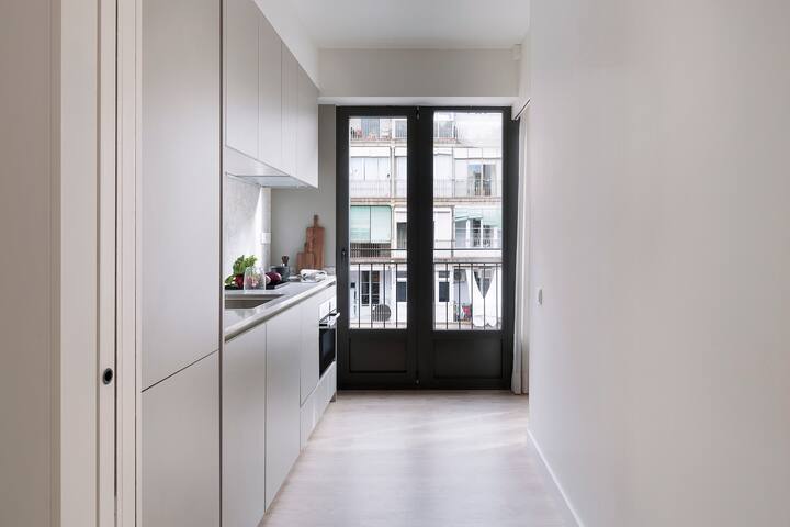CERDÀ – Spacious Apartment in Barcelona Eixample gallery image 5