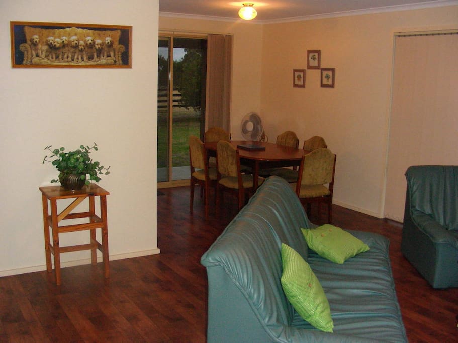 Lounge/ Dining